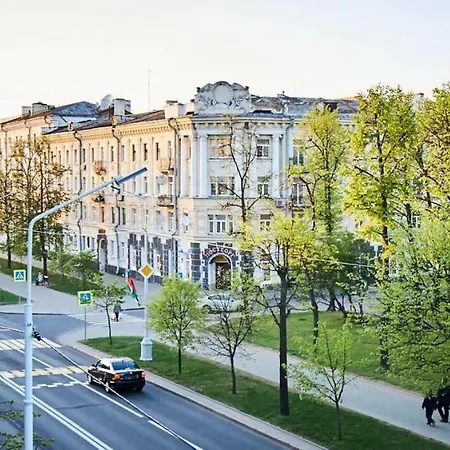Apartament So Retreat To A Quiet Leafy Street Near The Buzz Of Downtown *