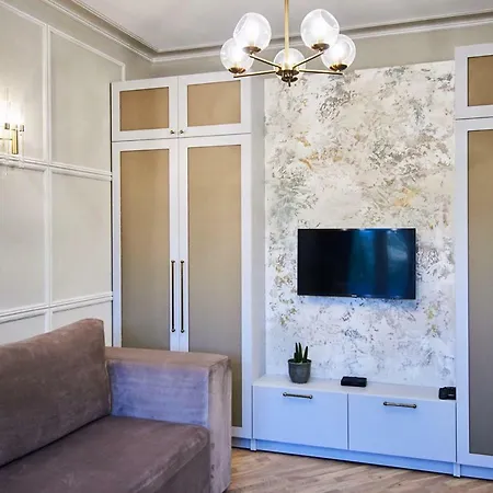 Apartament So Retreat To A Quiet Leafy Street Near The Buzz Of Downtown *